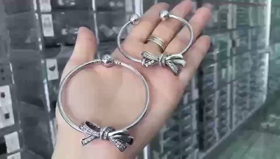 Brilliant bow shop bracelet pandora