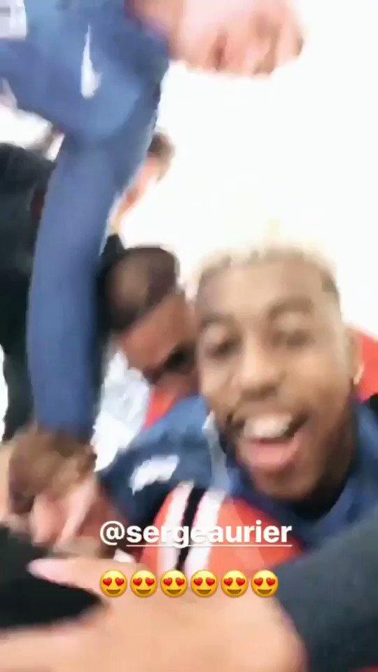 Ambre Godillon (@AmbreGodillon) on Twitter photo 2018-05-17 09:50:26 Sinon aujourd’hui, @Serge_aurier a profité de sa blessure pour venir voir ses anciens coéquipiers du PSG ! De Marqui a Kim, en passant par Neymar, ils ont tous filmé ces retrouvailles bien sympa 😀 Sinon aujourd’hui, @Serge_aurier a profité de sa blessure pour venir voir ses anciens coéquipiers du PSG ! De Marqui a Kim, en passant par Neymar, ils ont tous filmé ces retrouvailles bien sympa 😀