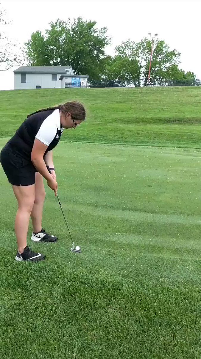@camdangle_3 and @shobruner combine for a -2, 32 on the back nine at Shoreland Country Club!
Bruner chips in at the 12th for birdie, and makes a 15 foot putt at 16 for birdie.
Steinberg nails it at the 18th for birdie!