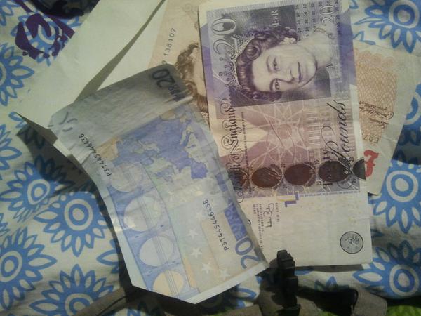 SergioSanzCalvo's tweet image. Cambiando libras por euros. #londonrail