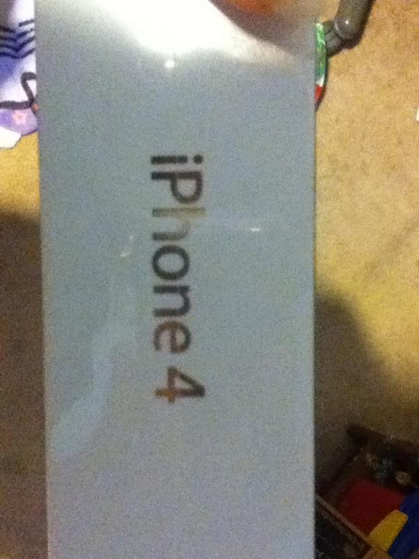 ICTONfan's tweet photo. @RookieMC97 Also got an iPhone!!! YES http://t.co/ynFtvYgP