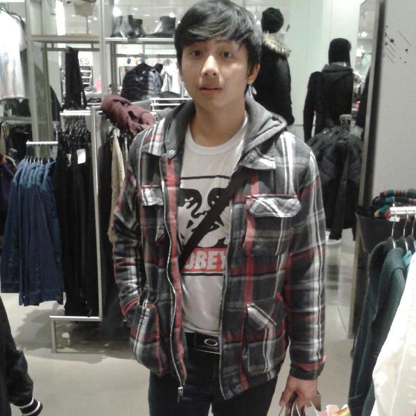 TugoesAngga's tweet photo. :-) http://t.co/Z6q1d3eD