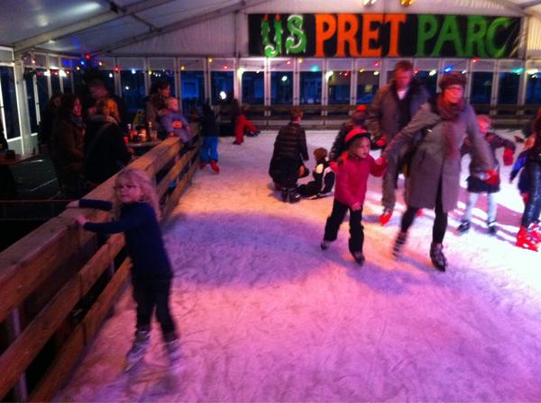 SietoGorter's tweet photo. Ijspretparc #westerparc. Schaatsfun met Luka http://t.co/ZP6iXiUj
