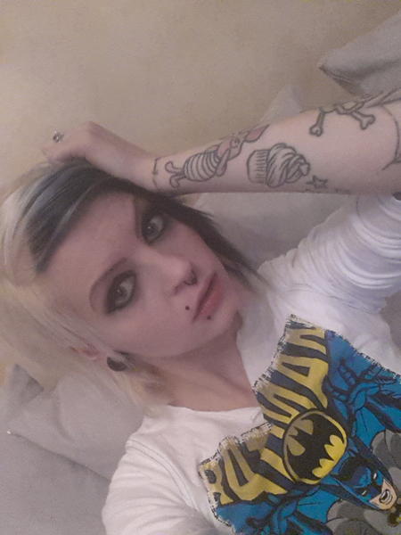 EmoLight28's tweet image. "@KittyVanGhoul13: Just me and my awesomeness :'D @EmoLight28 &amp;lt;3 http://t.co/jvn8JRH1" You're my dream &amp;lt;3 love and kiss you :*