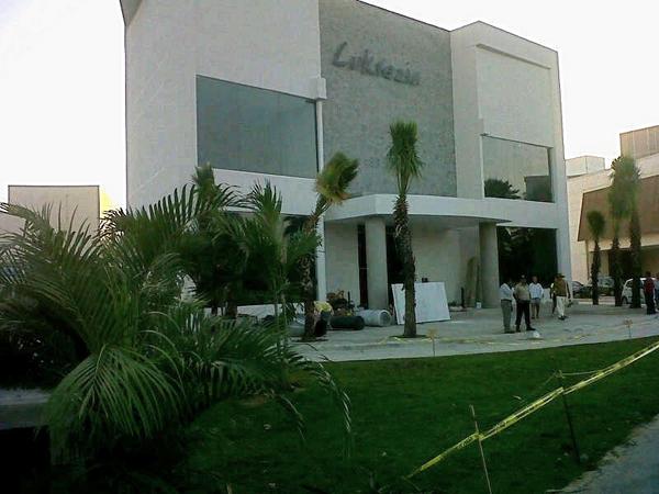 Lukrezia_Aca's tweet photo. Estamos trabajando en lo que a partir de este 26 de DICIEMBRE será tu casa en Acapulco Diamante RSVP 744.1003307 (RT) http://t.co/TEdXhrEX