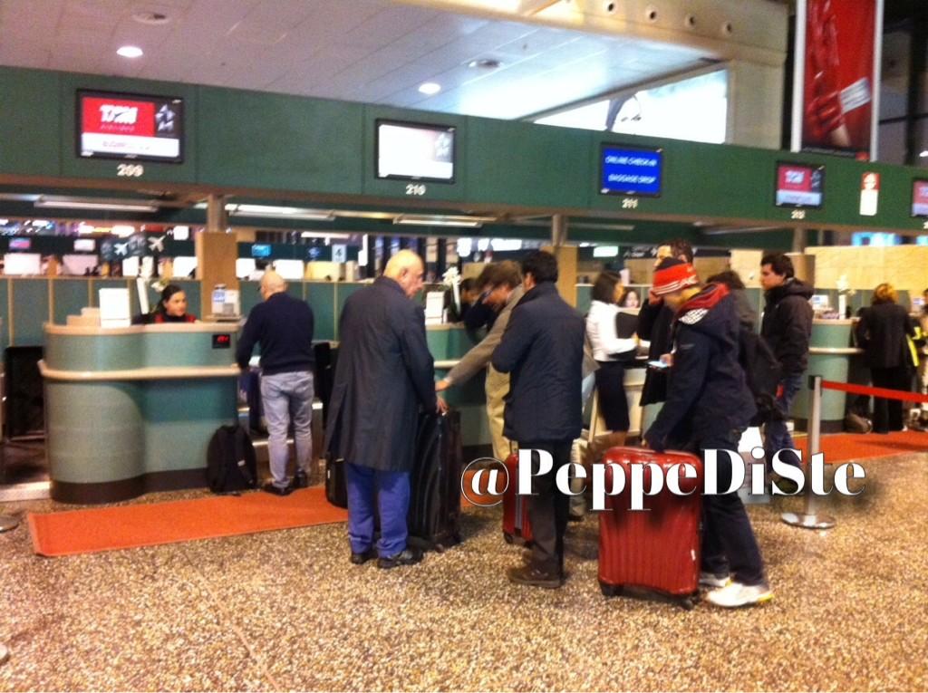 Milan, Galliani al check-in per volare in Brasile 34 A 0cI6LCYAA8Xgv