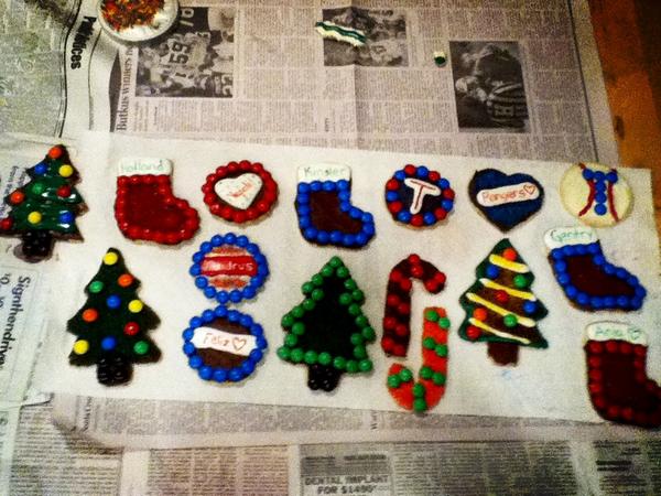 anjajaja_25's tweet image. Three hours and thirty minutes later... #ChristmasCookies #HardWork