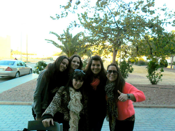 beii_mr's tweet photo. y mis buenas noches son para @NMTarraga @elviramartnez @P_Lopez92 @GeaLola #GanasDeVerosLasCaritas http://t.co/C0HsEP5m