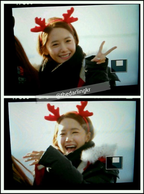 [PIC][24-12-2012]SNSD khởi hành đi Nhật Bản vào sáng nay + 8 thành viên đeo bờm giáng sinh trước sân bay + Sunny vắng mặt vì ốm - Page 5 A-2D0pvCAAEmPFX