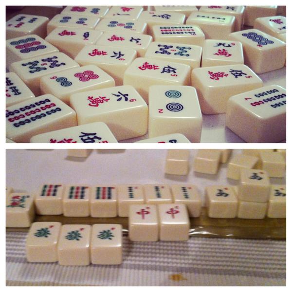 siaoness's tweet photo. Family mahjong #asianxmas http://t.co/MnRkoXz2