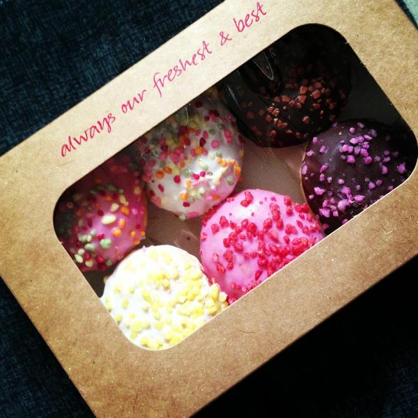 connorjamessco1's tweet photo. @PaygeHoare #yum #doughnuts http://t.co/Yd1NoPHW