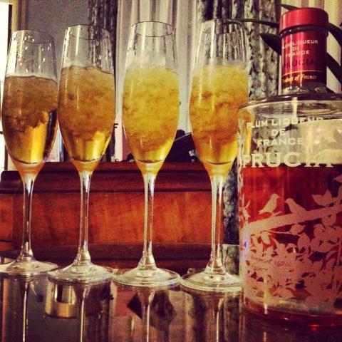 fatboygoeslim's tweet photo. How to enjoy Christmas Eve with a little help from our French friends #feelingood http://t.co/etDjQVIa