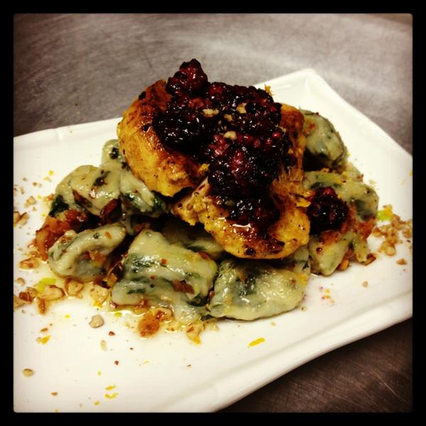 Chef_JL26's tweet photo. Spinach Gnocchi With Leeks And Bacon Finished With A Pan Seared Chicken Breast And A Herbed Blackberry Brown Butter http://t.co/sMplOrO1