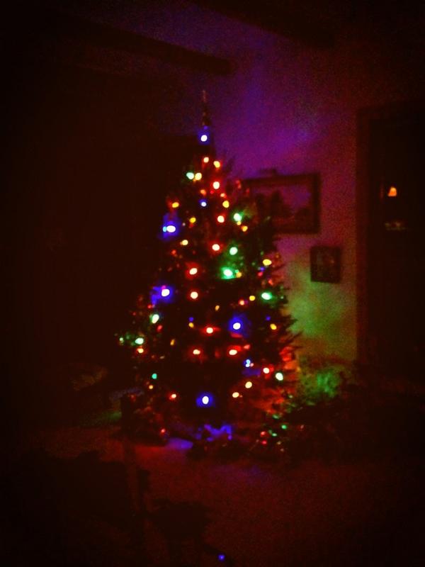 Jake_Motivation's tweet image. Hey like my #christmsstree ? Send me photos of yours !!