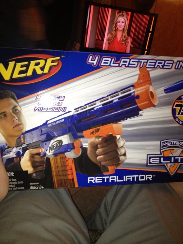Ruffo83's tweet image. Best gift ever #nerf #retaliator