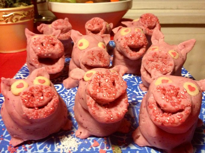 Merry Christmas! Oink oink! (Homemade marzipan, colored w beetroot. Filled with raw eggs to make them<a href="/tag/work"class="tags"><span>#work</span></a><a href="/tag/haha"class="tags"><span>#haha</span></a><a href="/tag/ass"class="tags"><span>#ass</span></a><a href="/tag/boobs"class="tags"><span>#boobs</span></a><a href="/tag/famous"class="tags"><span>#famous</span></a>