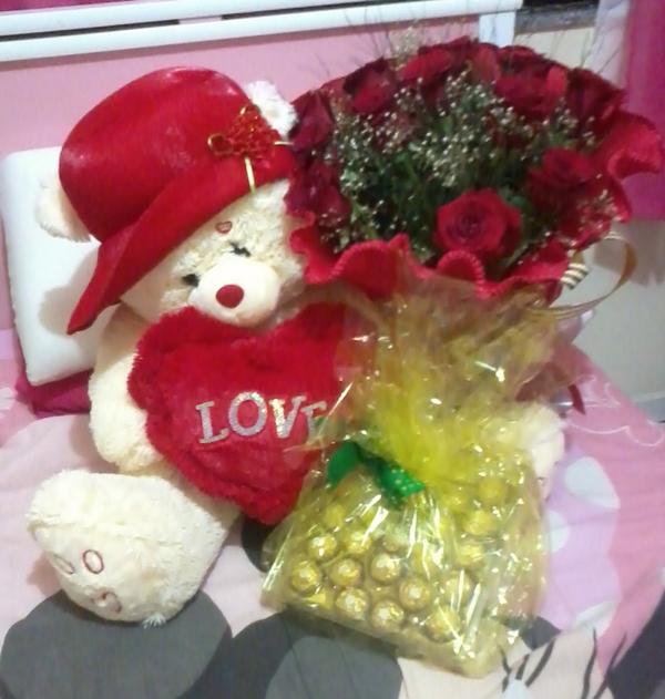 HellenCGalli's tweet photo. Presente de natal liindo >.< http://t.co/hRyfLb15