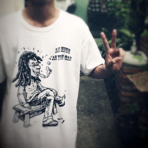 T-shirt SMOLL ashigh, asyoucan only 100k. Available <a href="/FRIDAYstoreBALI/">FRIDAY_store_BALI</a> #terbatas