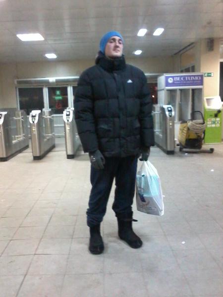 _Black__Berry_'s tweet photo. вчерашний лук моего муженька "проводи настю до станции" http://t.co/fbO4Zobn