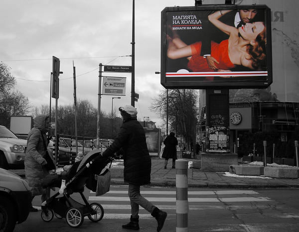 VNPetkov's tweet photo. Коледна приказка от едно софийско кръстовище: http://t.co/XzSbAmgh http://t.co/SLTHFZ61