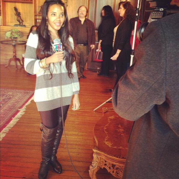 ACA_PR's tweet photo. @AngelaSimmons interview with @huntingtonbuzz for Toys of Hope http://t.co/dHT5MS4h