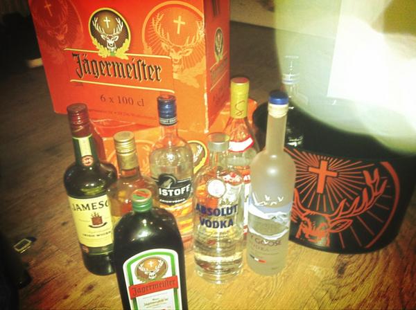 Fuck it, vanavond mag wel wat uitgedeeld worden toch. Ps. Er is veel meer ;-) #bitterzoet RT als je gaat!