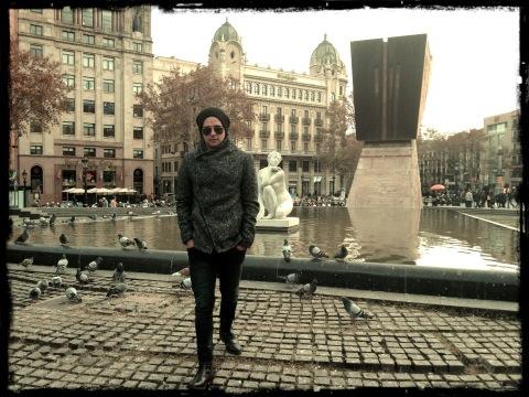 matiasaranda's tweet photo. Plaza Cataluña en Barcelona. Mi cumple numero 28! Feliz!! Gracias por sus mensajes. http://t.co/a6fhTyFz