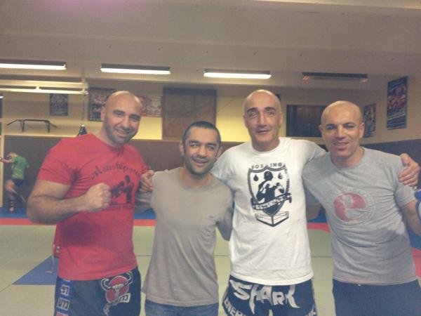 MMKAuthentique's tweet image. Avec l'équipe de choc, Christophe Landais, Vincent Dunglas et Rachid HALLAF a Association Full Kick Boxing