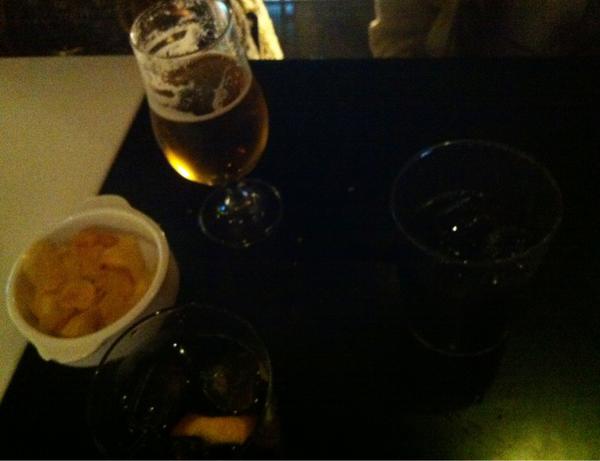 bdebarutell's tweet photo. Noche de chicas en Baravaca @CeciMoller @carmenligues http://t.co/ytRLqs1R