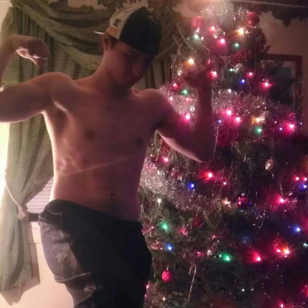 AmazingGT's tweet image. Like a boss..Xmas style.. #gettingbig #IbringIt