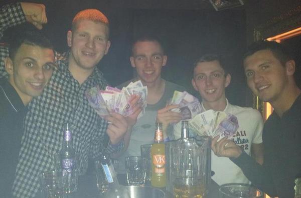danny1991d's tweet photo. @AlexChapman90 @lees_03 @ChrisScullion1 @FloydMayweather @50cent #TMT http://t.co/o6LGT5sg