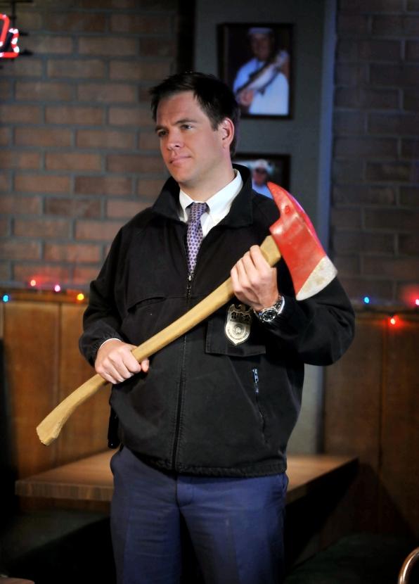 ncisverse's tweet image. .@M_Weatherly 2 tweet LIVE during next week's Christmas episode Tuesday at 8pm ET/5pm PT. RSVP now on.fb.me/XYP0ne