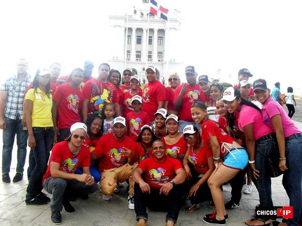 Chicos_VIP's tweet photo. Chicos VIP en Carnaval http://t.co/MyD0kNPU