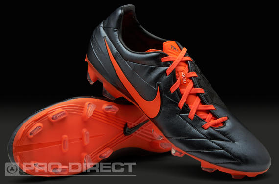 Dirigir Rectángulo Conciencia Pro:Direct Soccer a Twitter: "Nike T90 Laser IV - Black/Crimson/Black.  Available to pre-order now for delivery in early January:  http://t.co/jA4M6CNc http://t.co/bcXFIEPW" / Twitter