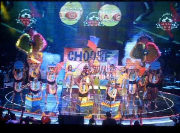 SAGAEVENTS's tweet image. Tribung Emanon highlighting the Philippines at The #PMFTC Christmas Dash here in @MOAArena