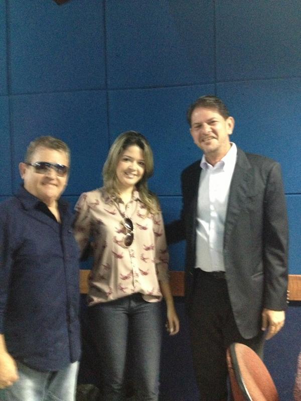 loraantonia's tweet photo. Governador do Ceará, Cid Gomes, ao vivo agora no Atualidades Esportivas. #am810 #verdinha http://t.co/uOo5BQHv