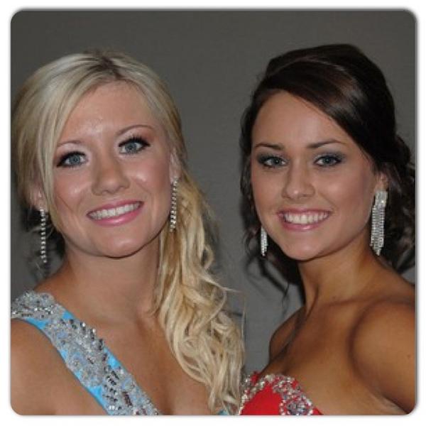 EasyClueless_'s tweet photo. My leavers dinner :) Hannah <3 http://t.co/qCVIsHwT