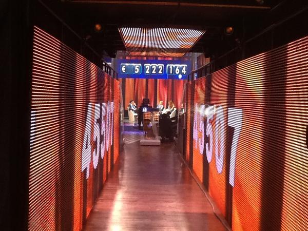 Fondaz_Telethon's tweet image. Ma lo state vedendo il contatore? Quella cifra siete tutti voi. Continuate a donare al 45507 #telethon2012 #SOLOPERTE