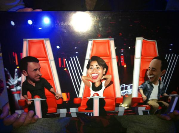 #MBCTheVoice الصورة التي أهداها عاصي للمدربين