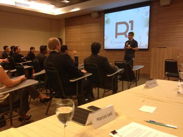 CThomas1906's tweet photo. Marcos Leal, CMO-GE GGO LATAM kicks of the 2nd Annual ECLP LATAM Case Comp in Brazil @ECLP_Blog @ECLP_Alumni http://t.co/L1JUkpCl