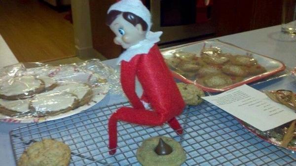 cincydoc's tweet photo. The "Elf on a Shelf" feeling a little lighter now! http://t.co/skGVTW1u