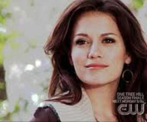 Lydiabob's tweet photo. Rt or fav if you love @BethanyJoyLenz she is the reasen why I want to be an acteress love her http://t.co/WZSXl5X2