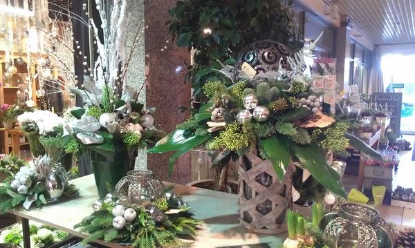 Je zal maar jarig zijn......... En natuurlijk maak ik de mooiste #kerststukjes voor me klanten... :)