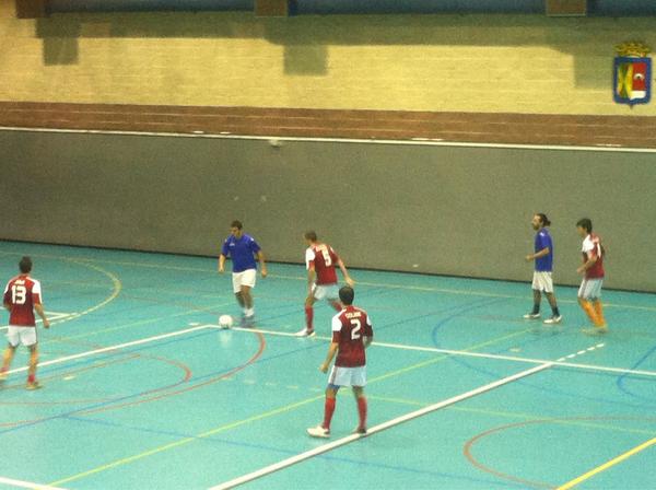 Letyluna80's tweet photo. Viendo a @IncompetenteDA con @NalyNata y esperando el debut de @mariog_s http://t.co/2bGjQJ7T