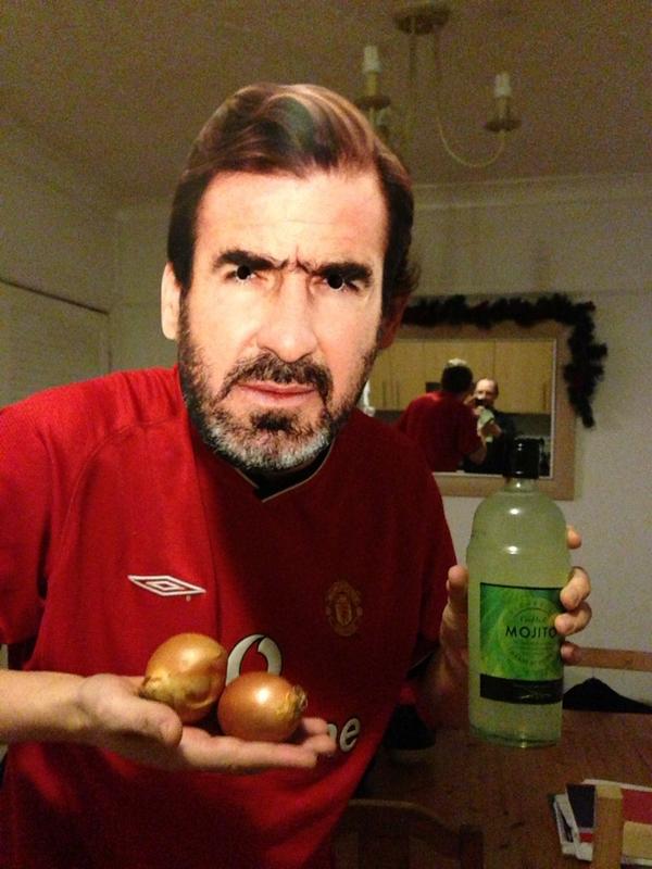Mr_Aardvark's tweet photo. @MrDayglo has a visitor for Xmas… http://t.co/NaF2JE8
