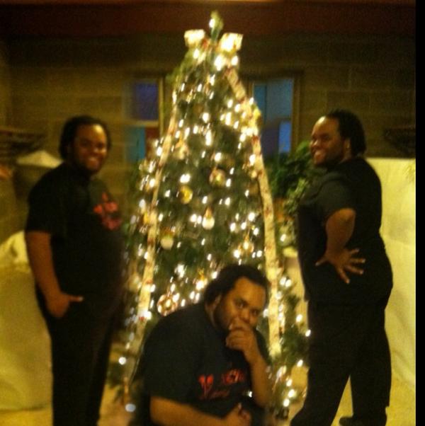 CallMe_CJ2's tweet photo. Merry Christmas from CJ, Lil' Man, and Cymphonee!!!!! http://t.co/1YJ2xtz6