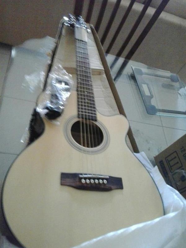 MPBeco's tweet photo. Além de prêmio em dinheiro, o 1 lugar do MPBECO leva o Prêmio Art Musical: um violão elétrico c equalizador e afinador http://t.co/uMr3aEkk