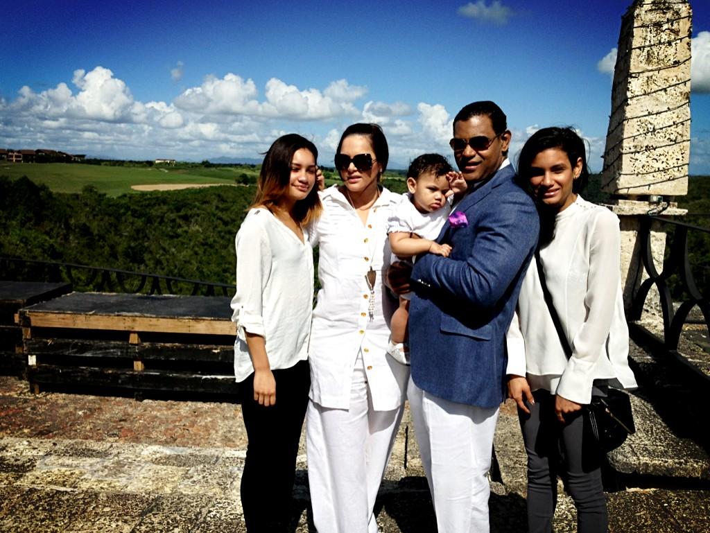 Sammy Sosa on X: With the family  / X