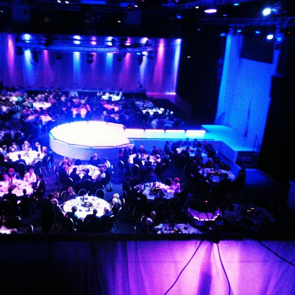 FreerunAcademy's tweet photo. Zometeen een freerunning show geven op dit podium! http://t.co/VLVqqSDY