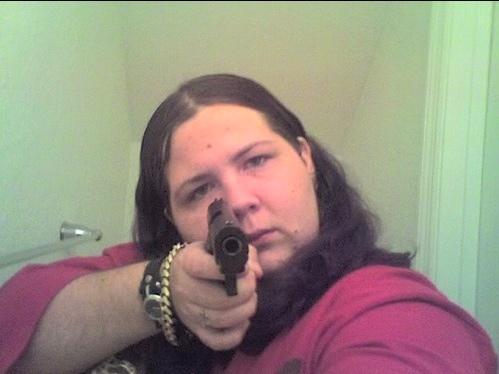 visualsbynvm's tweet image. #twitteoff . Before my mom comes home and it's still dirty and she beats my ass.loljk she don't hit me but she scary